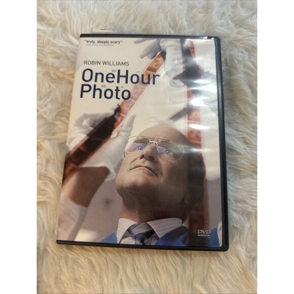 One Hour Photo (DVD, 2002) - Picture 1 of 4